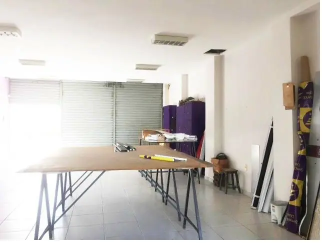 Corredor interno com salas